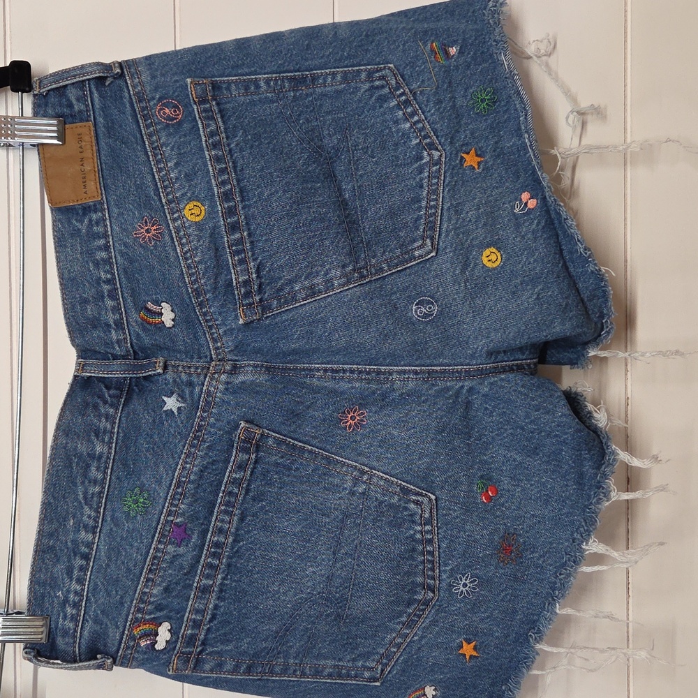 American Eagle Boyfriend Shorts Size 4 Denim - Picture 3 of 3